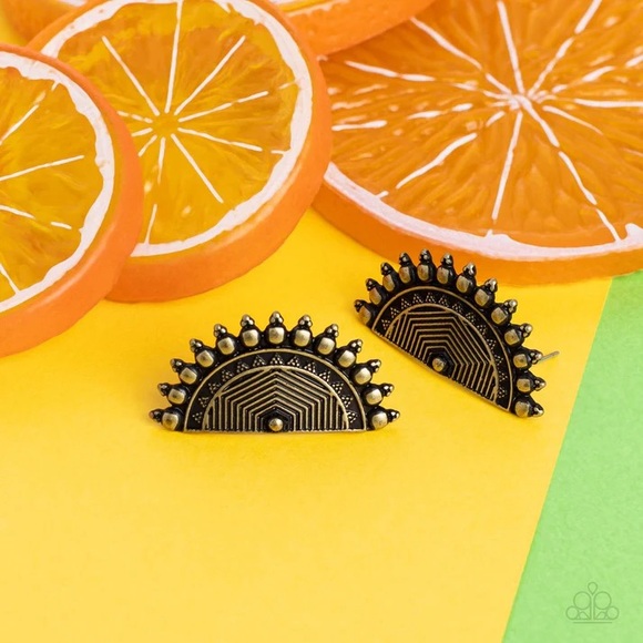 Brass Earrings Antique Theme - Picture 4 of 4